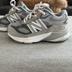 Toddler sz 7 running new balance shoes 990